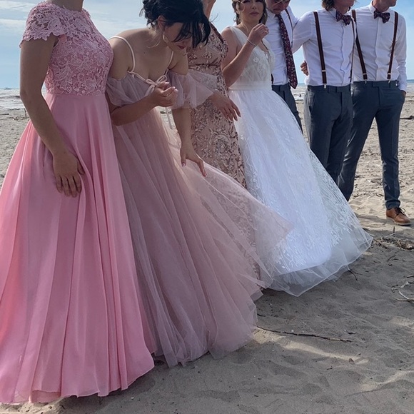 A-Line Scoop Neck Floor-Length Chiffon Lace Bridesmaid Dress With Pockets - Picture 3 of 4